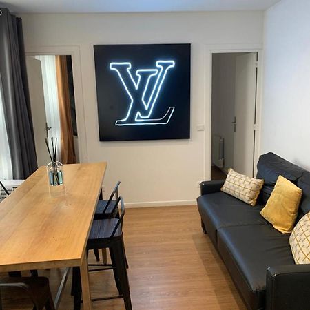 115 - Urban Vuitton Saint Denis Apartman Párizs Kültér fotó
