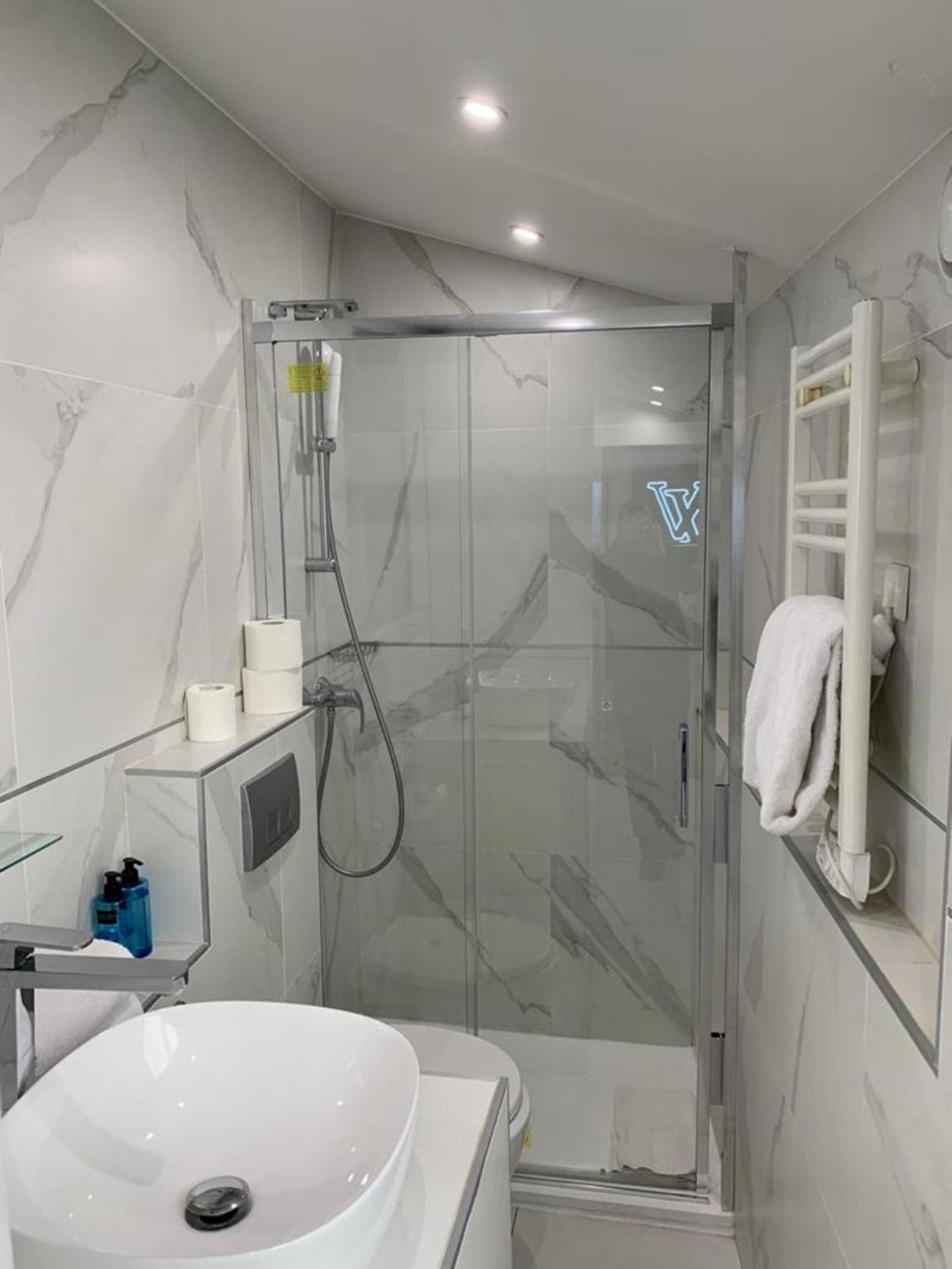 115 - Urban Vuitton Saint Denis Apartman Párizs Kültér fotó