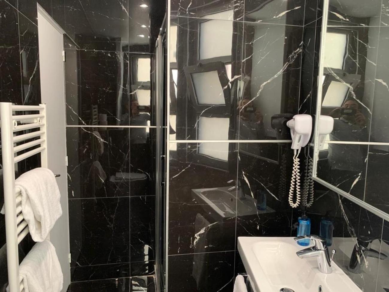 115 - Urban Vuitton Saint Denis Apartman Párizs Kültér fotó