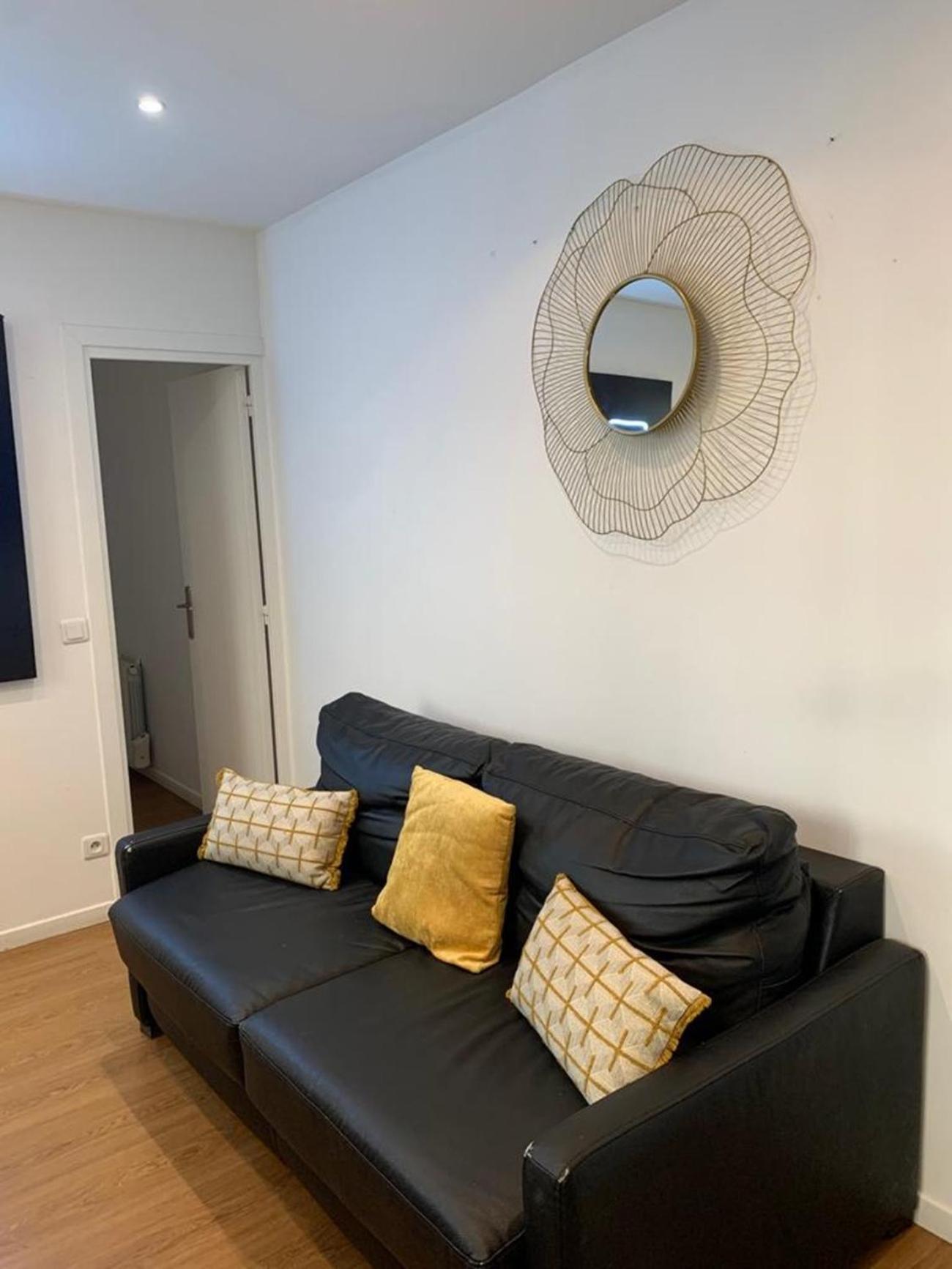 115 - Urban Vuitton Saint Denis Apartman Párizs Kültér fotó