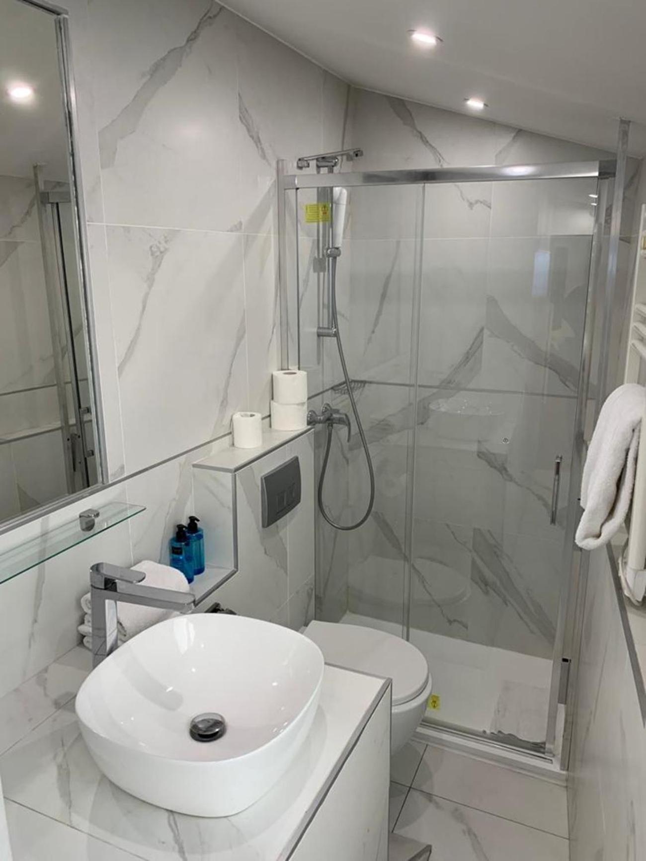 115 - Urban Vuitton Saint Denis Apartman Párizs Kültér fotó