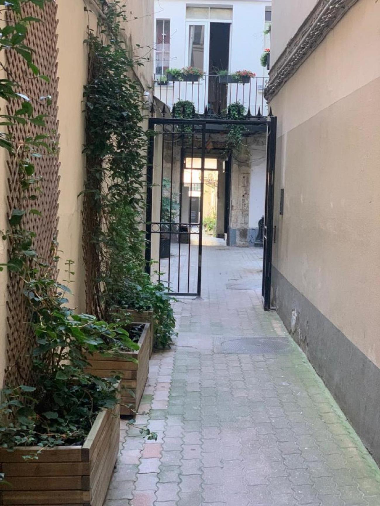 115 - Urban Vuitton Saint Denis Apartman Párizs Kültér fotó