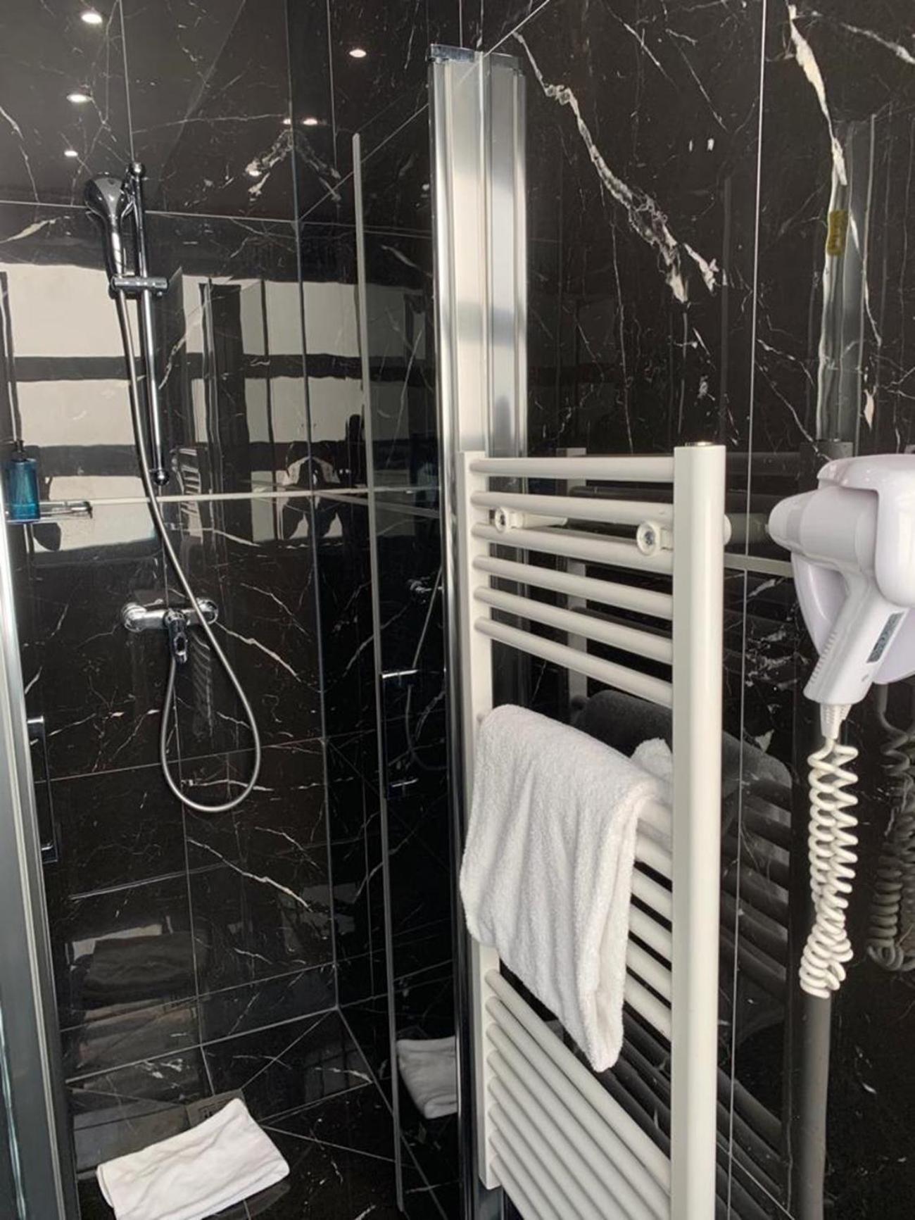 115 - Urban Vuitton Saint Denis Apartman Párizs Kültér fotó